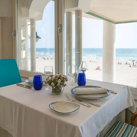 Playa Victoria فندق كاديز