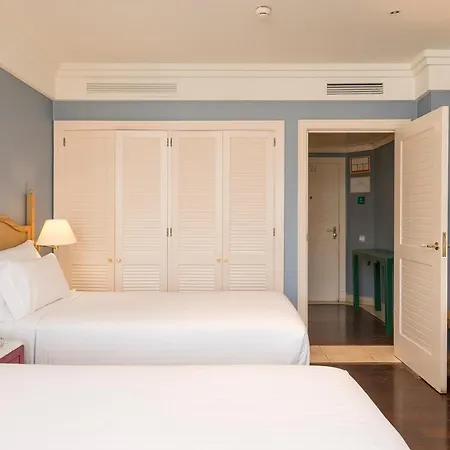 فندق Playa Victoria 4*
